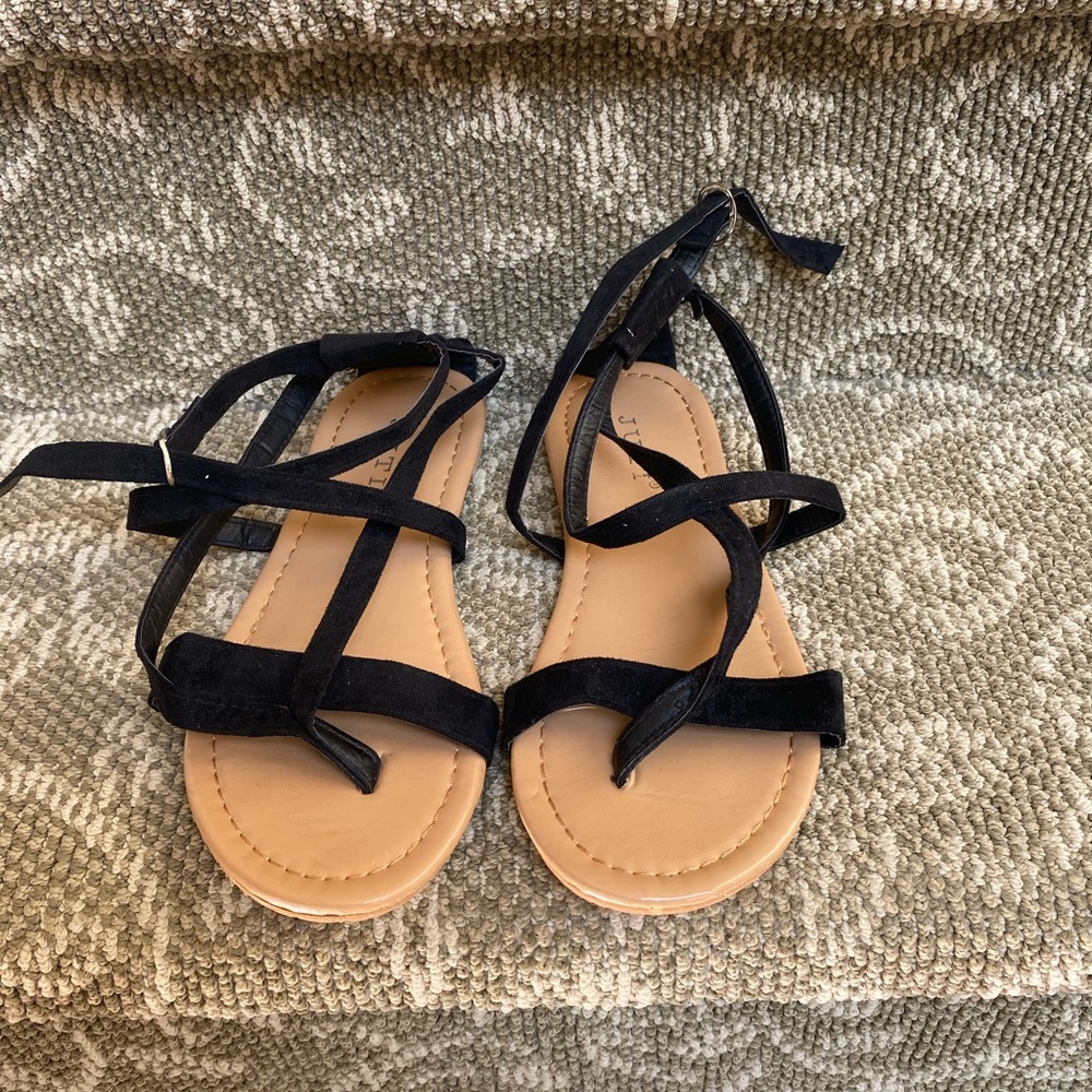 JUTI black sandal